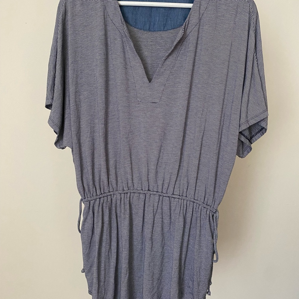 Ann Taylor women’s blouse Navy blue/white stripe Size M